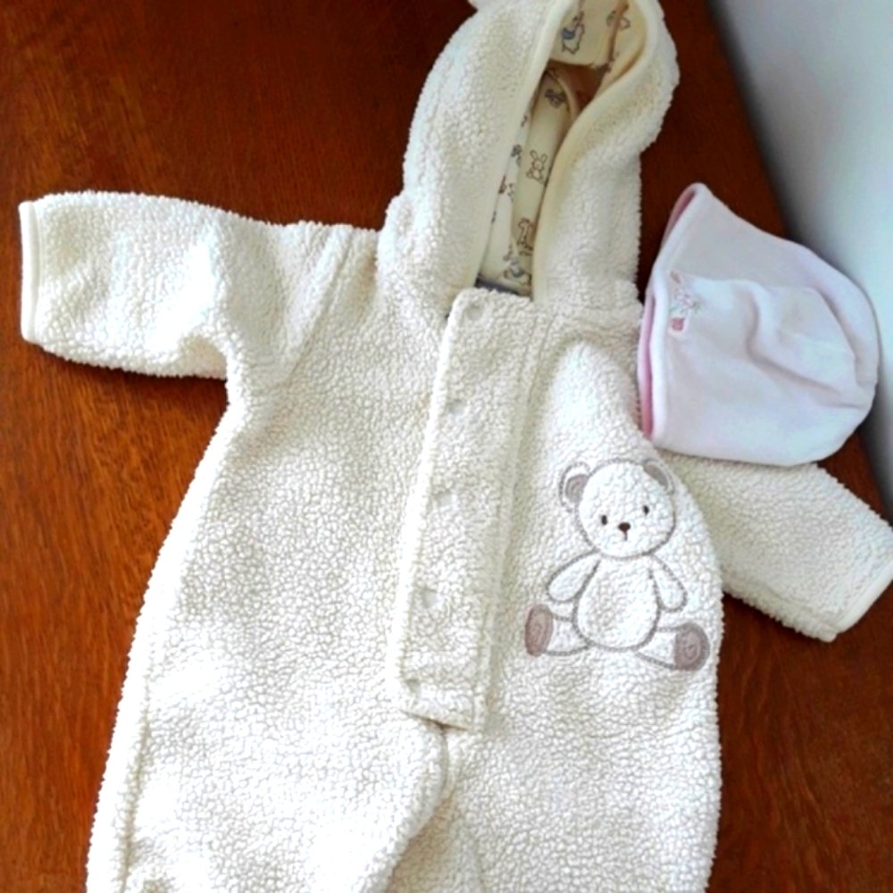 Carter's one piece Sherpa bodysuit and Hat, 3-6 M